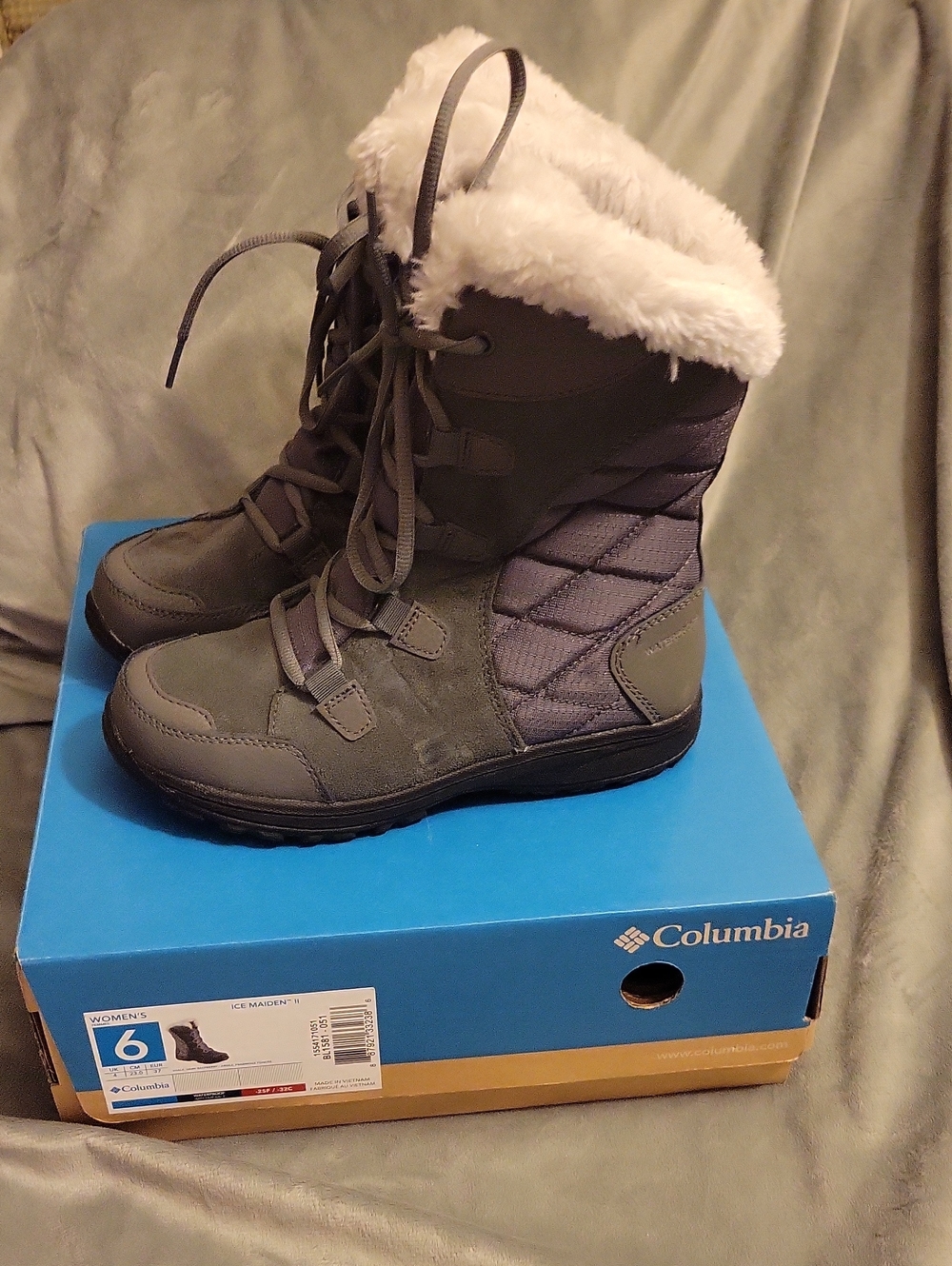 Columbia Women's Olive Gray Winter Boots with Cream Faux Fur